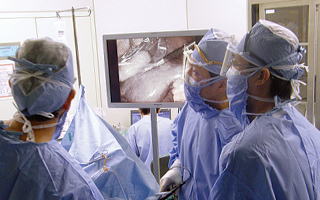 喜馬病院内視鏡外科センターにおける手術の様子